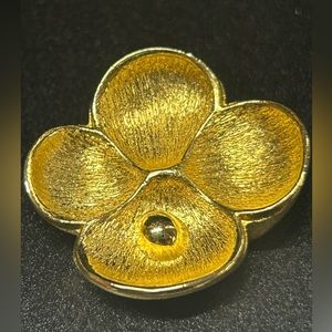 oscar de la renta vintage paris perfume flower pendant